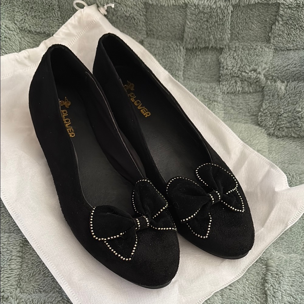 Black Women's Shoes with Bow Detail size 9.5